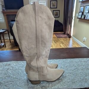 Women's Tan Western Boots